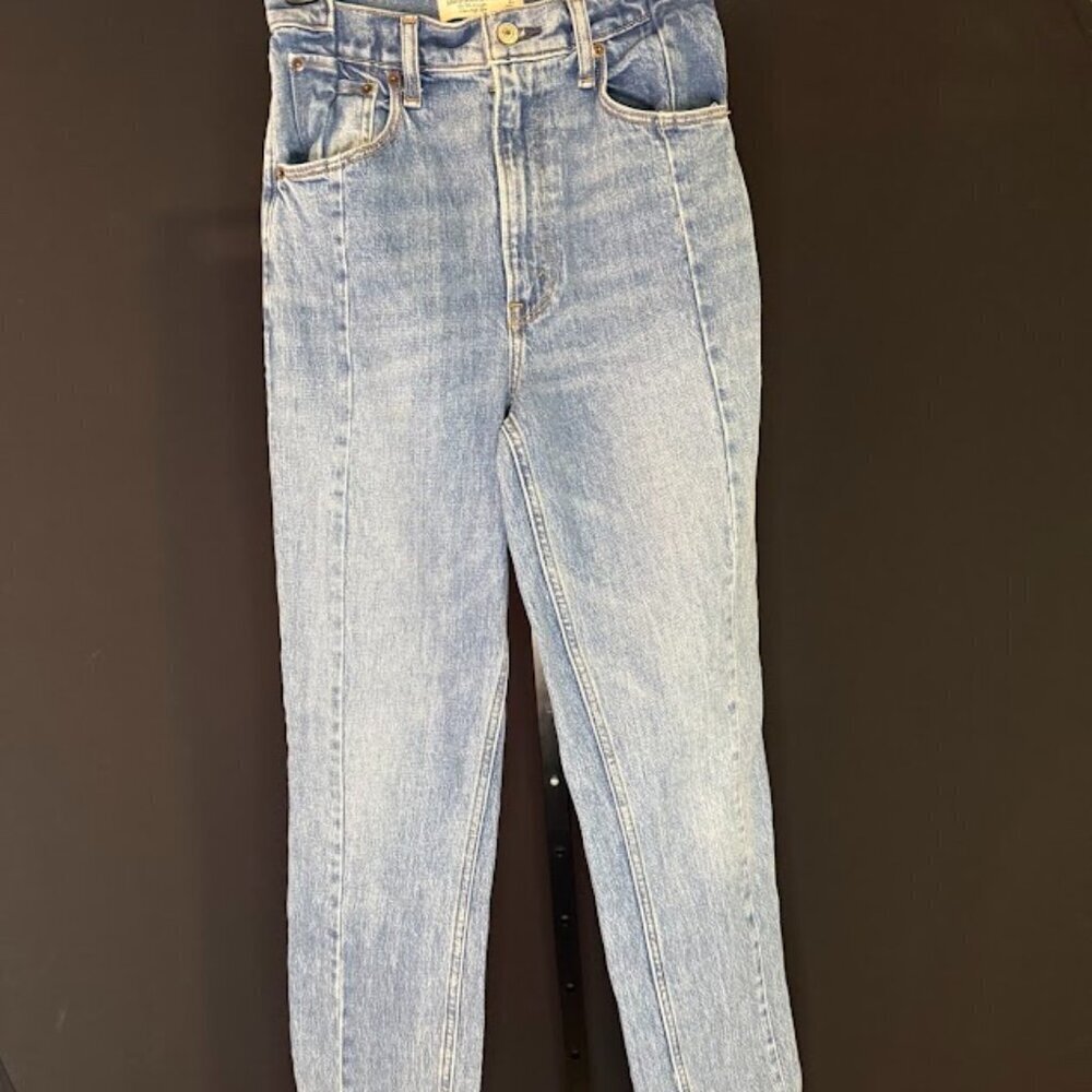 Abercrombie & Fitch The '90s Straight Ultra High Rise Jeans